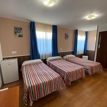 Hostal Urpi-Oklahoma Reus Dış mekan fotoğraf