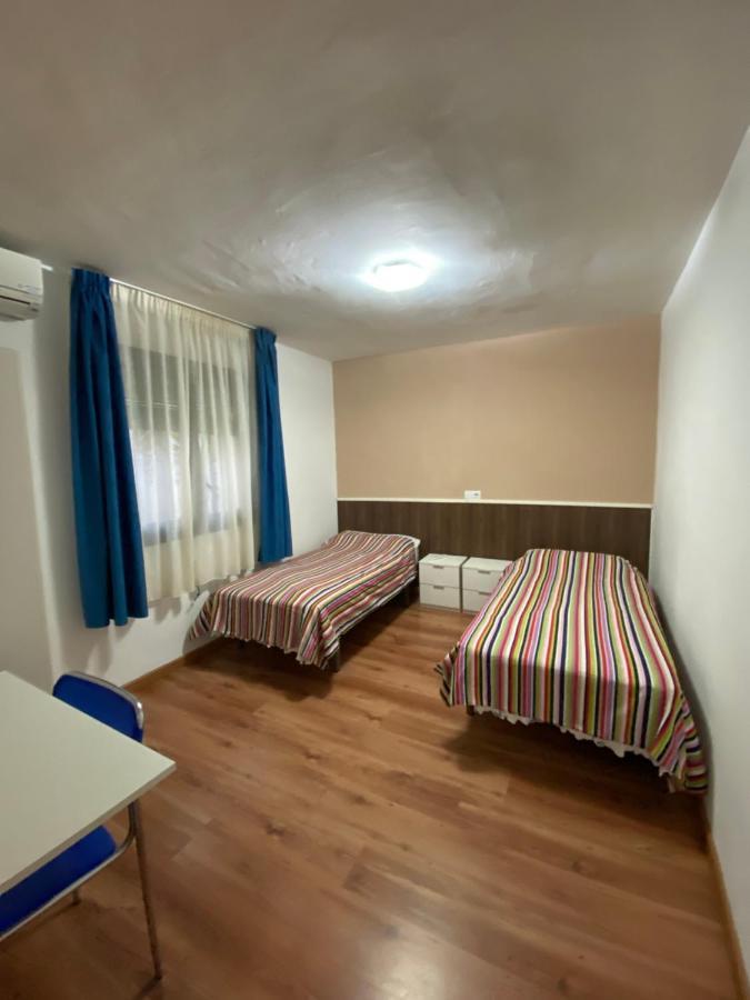 Hostal Urpi-Oklahoma Reus Dış mekan fotoğraf